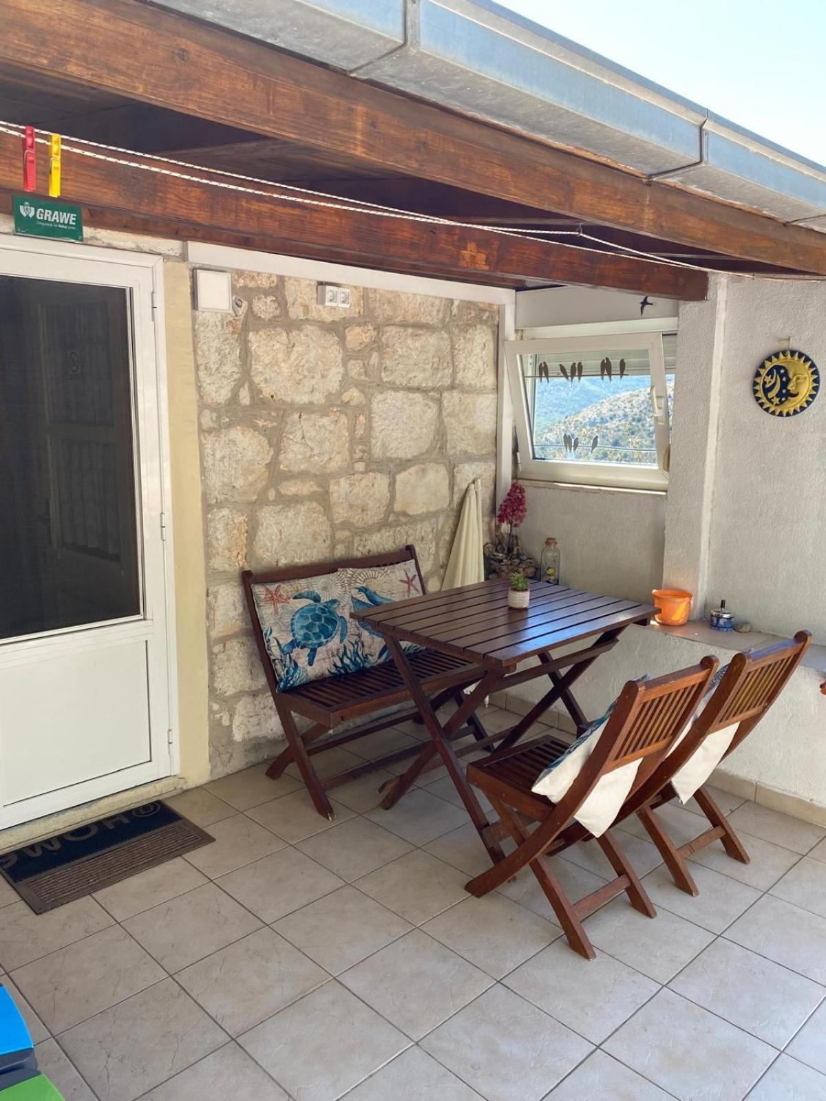Apartment Cacini Dvori Lastovo Exterior photo
